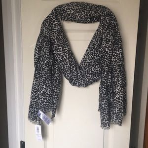 Leopard print scarf